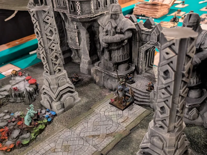 The mighty dwarven gates of clan Dongliz